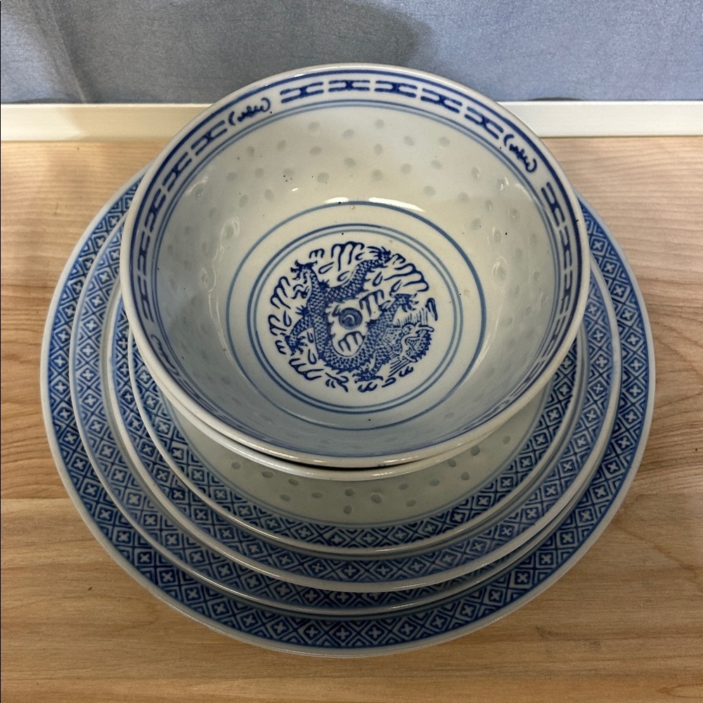Chinese Rice Eyes Side Plates Set Of 4 and 2 bowls